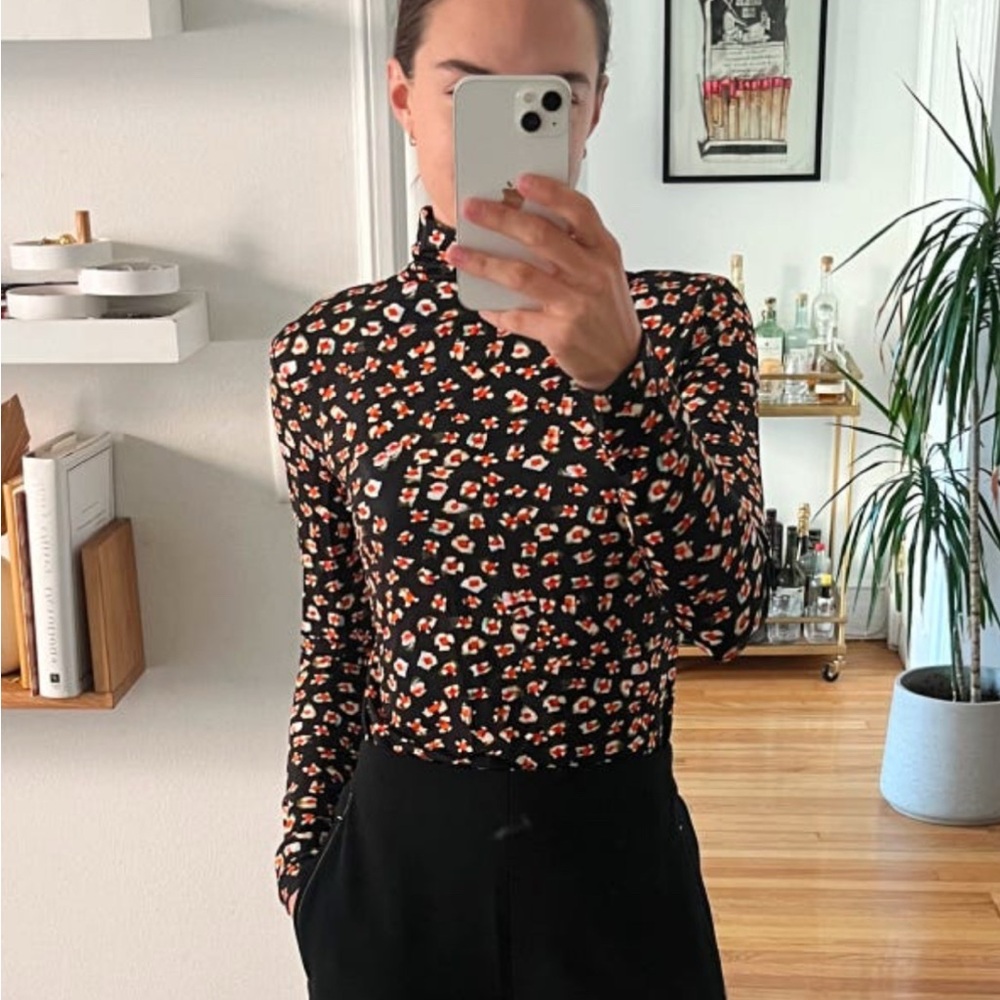 MM Lafleur Axam turtleneck see size info, m or l Kaleidoscope print